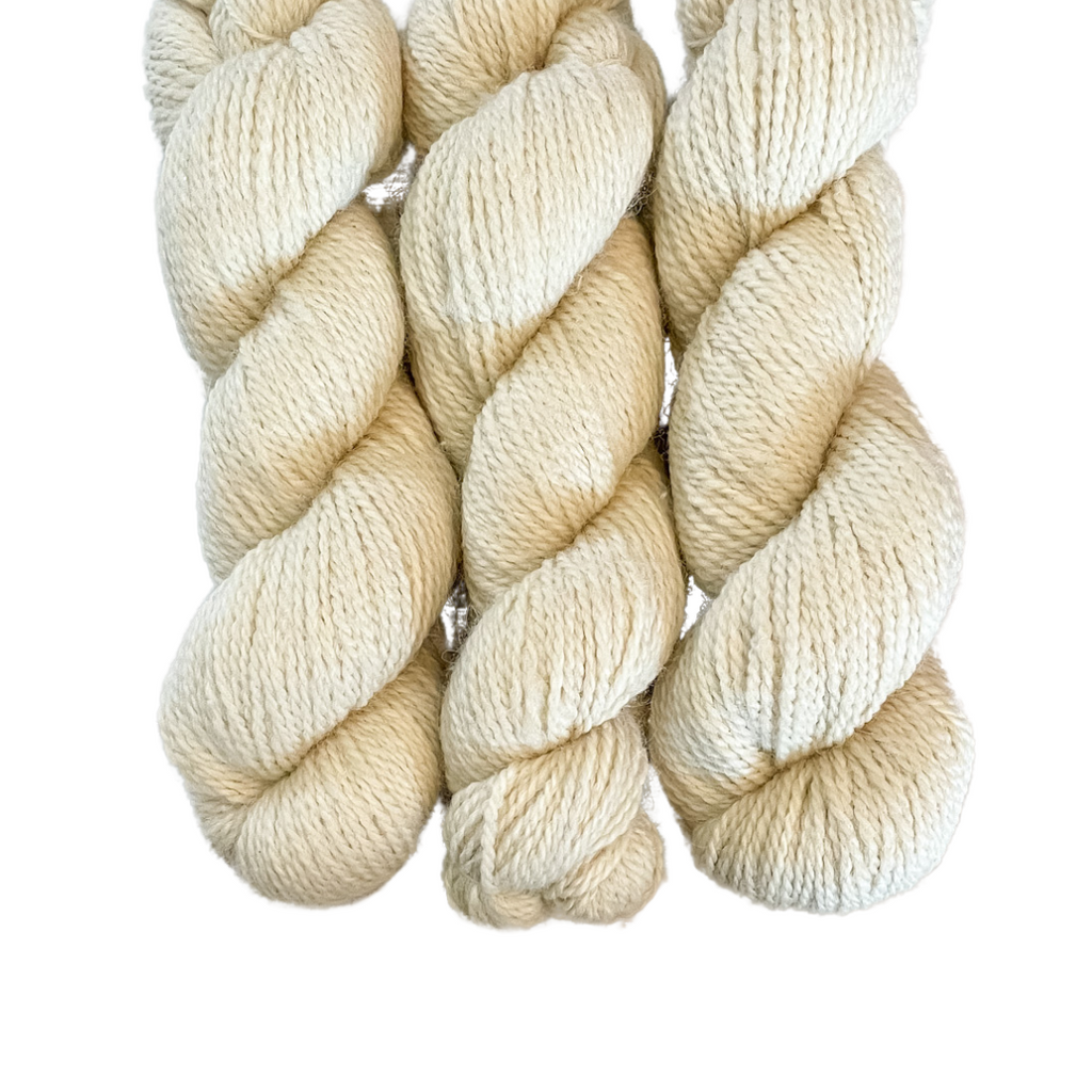 Cream Light Worsted Alpaca Yarn – American Made Alpaca Cream Light Worsted Alpaca Yarn – American Made Alpaca